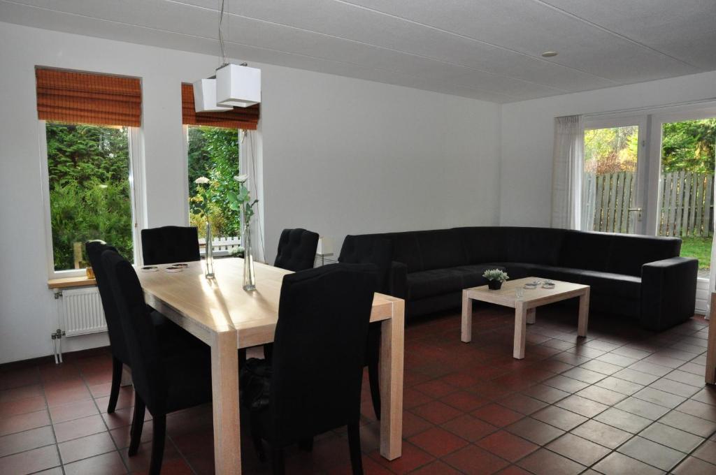 Vakantiepark De Bronzen Eik Sellingen Room photo