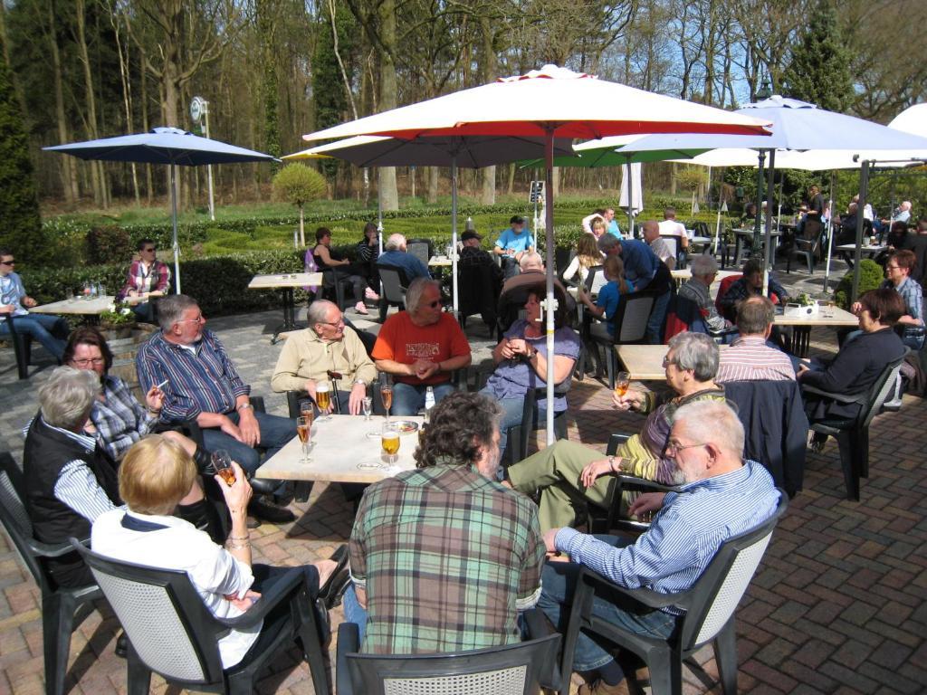 Vakantiepark De Bronzen Eik Sellingen Exterior photo
